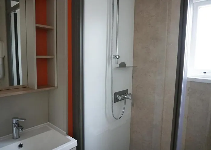 Rezort 24 Person Family *